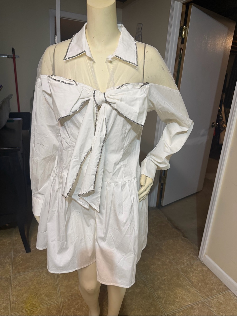 AKIRA White Off-Shoulder Bow Front Shirt Dress with Contrast Trim